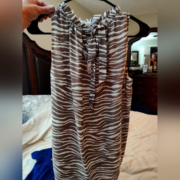 LOFT Zebra print blouse gray/white - Picture 2 of 4